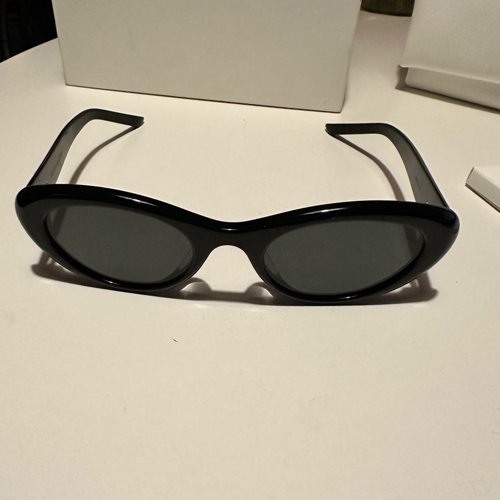 Gentle Monster Umber 01 Black Unisex Sunglasses